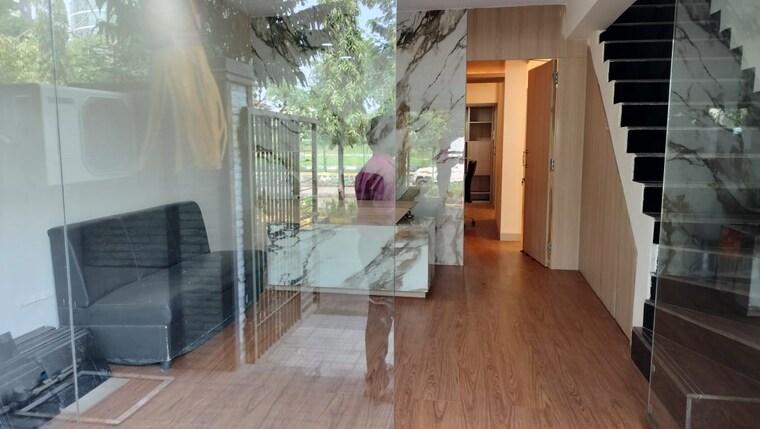 Balcony, vashi sector 30a Commercial Office Space 2700 Sq.Ft. In Vashi Sector 30a Navi Mumbai 9555044
