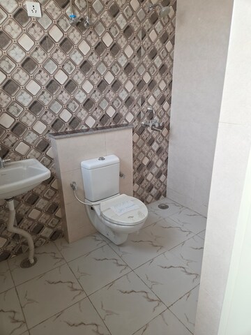 Bathroom in 4 BHK Builder Floor at BPTP Eden Estate, Sector 81 – for Rent