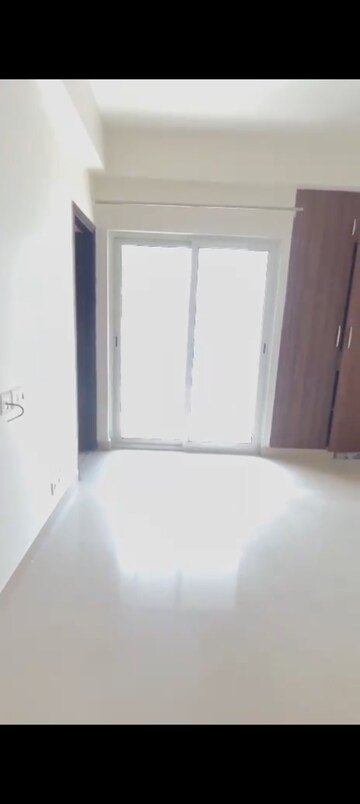 Room in 3 BHK Apartment at VVIP Addresses, Raj Nagar Extension – for Rent