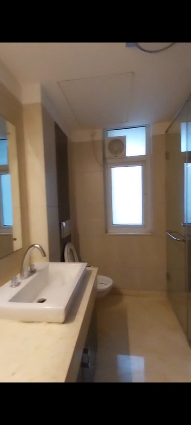 Bathroom, emaar-the-palm-springs 3.5 Bedroom 3000 Sq.Ft. Apartment In Sector 54 Gurgaon 9555132