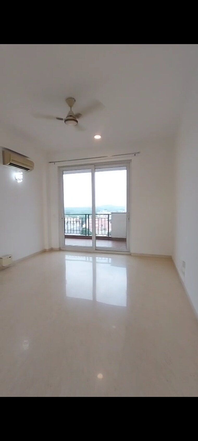 Room, emaar-the-palm-springs 3.5 Bedroom 3000 Sq.Ft. Apartment In Sector 54 Gurgaon 9555132