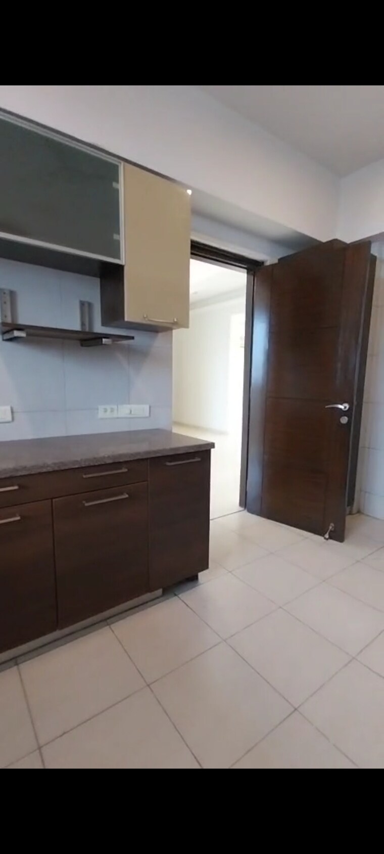 Kitchen, emaar-the-palm-springs 3.5 Bedroom 3000 Sq.Ft. Apartment In Sector 54 Gurgaon 9555132