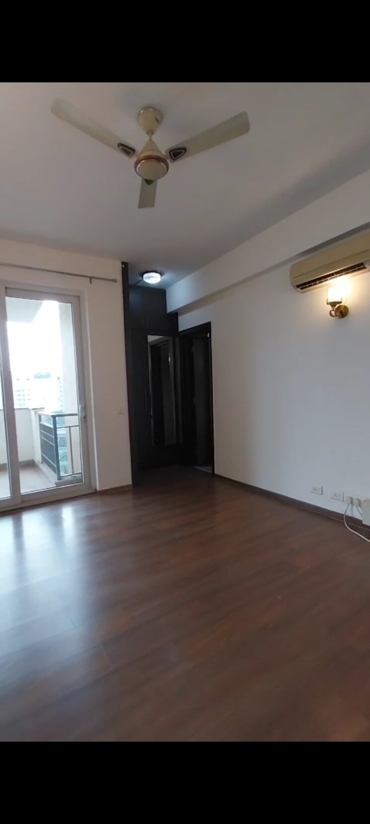 Room, emaar-the-palm-springs 3.5 Bedroom 3000 Sq.Ft. Apartment In Sector 54 Gurgaon 9555132