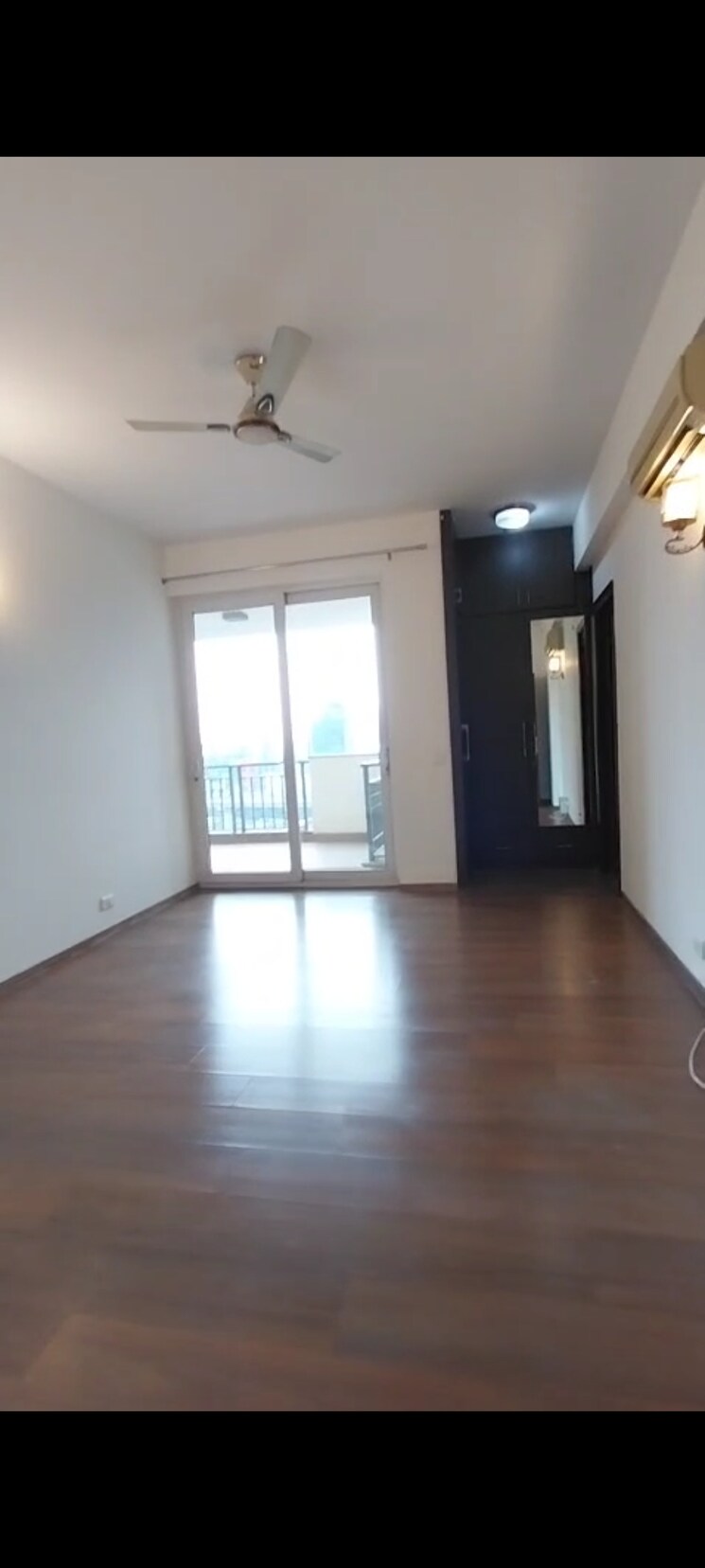 Room, emaar-the-palm-springs 3.5 Bedroom 3000 Sq.Ft. Apartment In Sector 54 Gurgaon 9555132