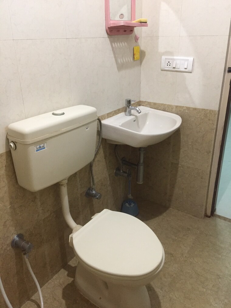 Bathroom, hrbr layout 2 Bedroom 1100 Sq.Ft. Independent House In Hrbr Layout Bangalore 9555147