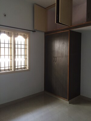 Room in 2 BHK Independent House at Hrbr Layout – for Rent
