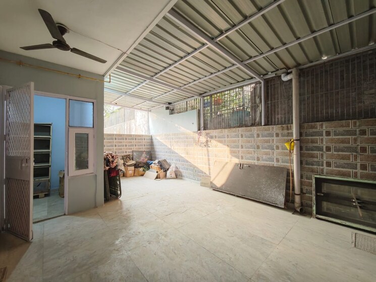 Living Room, green fields colony 3 Bedroom 250 Sq.Yd. Builder Floor In Green Fields Colony Faridabad 9555177