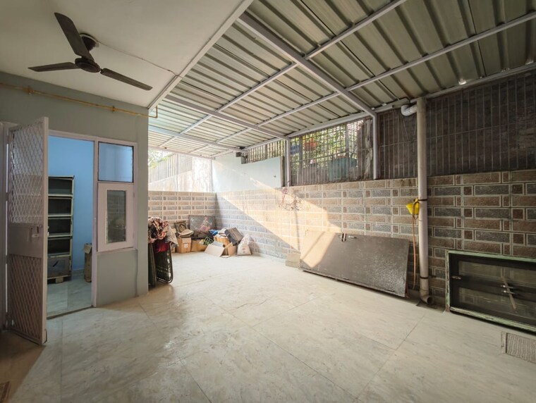 Living Room, green fields colony 3 Bedroom 250 Sq.Yd. Builder Floor In Green Fields Colony Faridabad 9555177