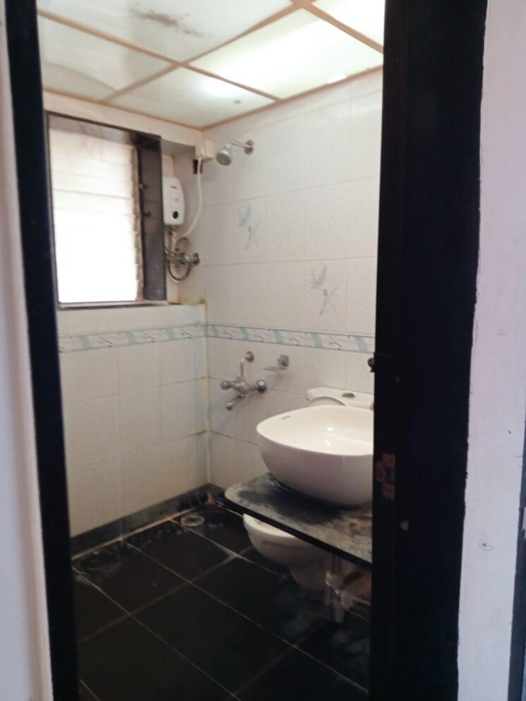 Bathroom, orchid-tower 2 Bedroom 850 Sq.Ft. Apartment In Worli Mumbai 9555172