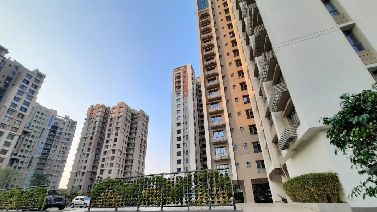 3 BHK + Servant Room Apartment For Sale in PS Srijan Ozone