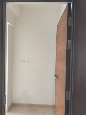 Furnished Amenities in 1 BHK Apartment at Shapoorji Pallonji Vicinia, Powai – for Rent