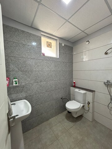 Bathroom in 2 BHK Apartment at MD Leafstone Apartments, Patiala Road – for Rent