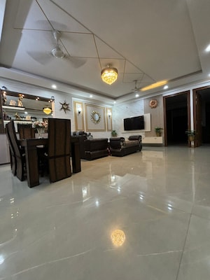 Living Room in 3 BHK Builder Floor at Saket – for Rent