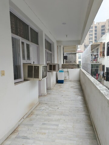 Balcony in 3 BHK Builder Floor at Ardee City, Sector 52 – for Rent