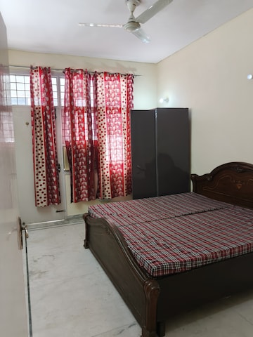 Bedroom in 3 BHK Builder Floor at Ardee City, Sector 52 – for Rent