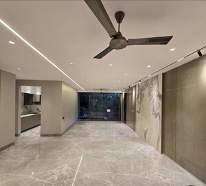 Kitchen in 3.5 BHK Builder Floor at Ireo City Plots, Sector 60 – for Sale