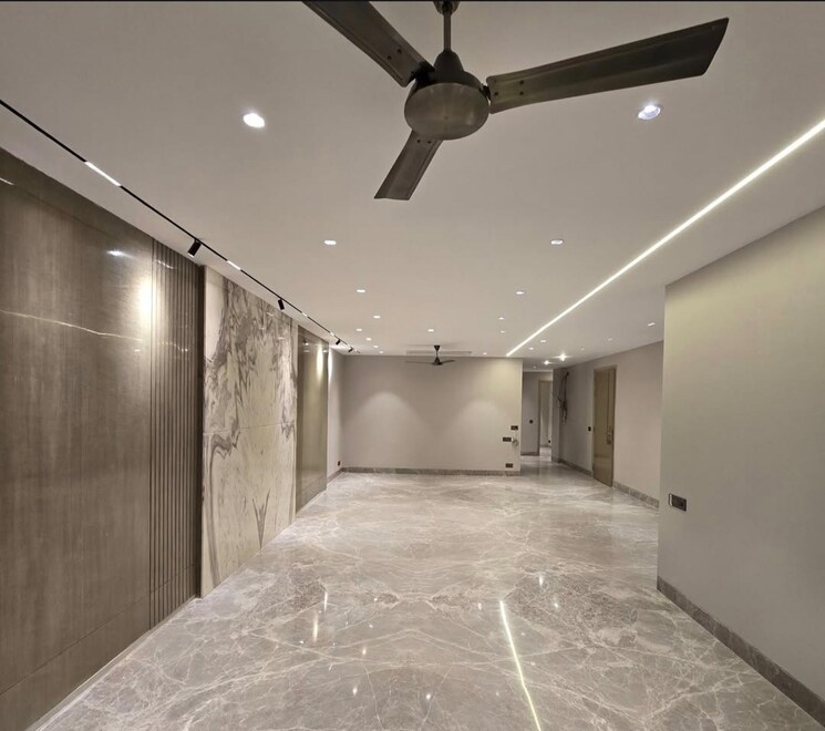 Room, ireo-city-plots 3.5 Bedroom 2700 Sq.Ft. Builder Floor In Sector 60 Gurgaon 9555317