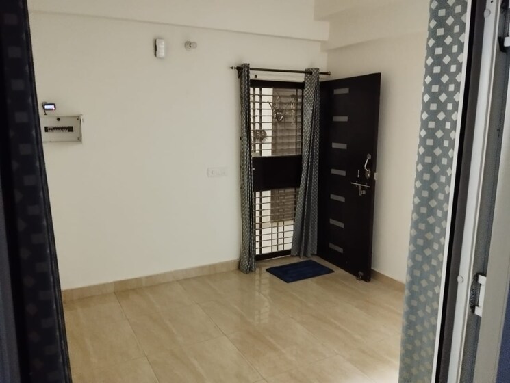 Room, gaur-city-2-14th-avenue 1 Bedroom 550 Sq.Ft. Apartment In Sector 16c Greater Noida Greater Noida 9555353