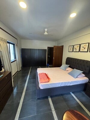 Bedroom in 3 BHK Apartment at Girnar Apartment Pali Hill, Pali Hill – for Rent