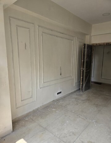 Room in 1 BHK Apartment at Bandra West – for Rent