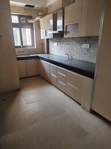 Kitchen in 3 BHK Builder Floor at Sector 52 – for Rent