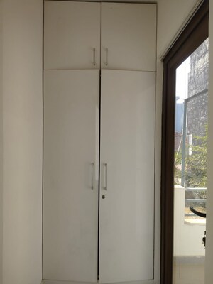 Building Lobby in 3 BHK Builder Floor at Sector 52 – for Rent