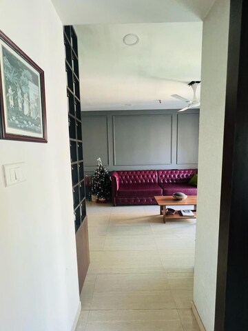 Furnished Amenities in 2 BHK Apartment at Sheth Vasant Oasis, Andheri East – for Rent