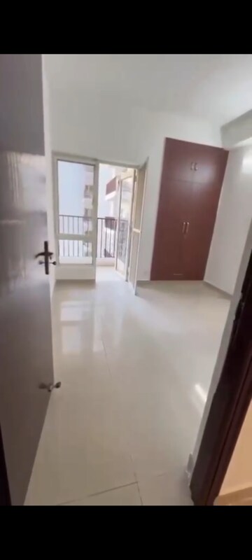 Room in 2 BHK Apartment at Panchsheel Greens II, Sector 16 Greater Noida – for Sale