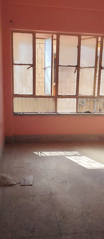 Room in 3 BHK Apartment at Kalikapur – for Sale