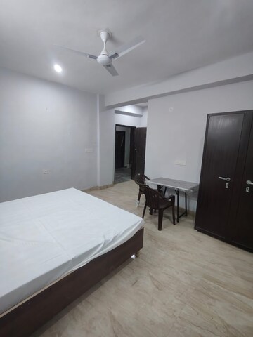 Bedroom in 6+ BHK Independent House at Sector 38 – for Rent