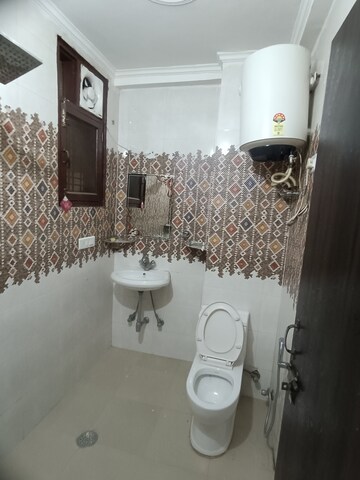 Bathroom in 3 BHK Builder Floor at Ansal API Esencia, Sector 67 – for Rent