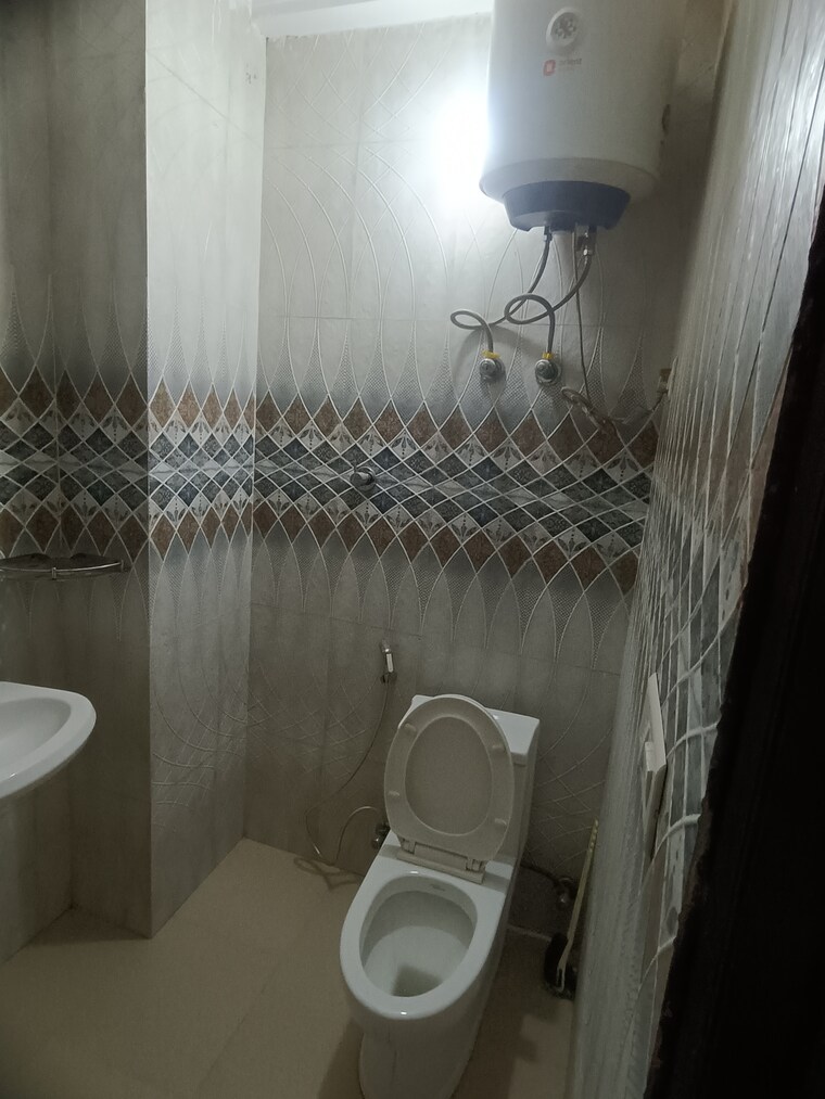 Bathroom, ansal-api-esencia 3 Bedroom 1500 Sq.Ft. Builder Floor In Sector 67 Gurgaon 9555464