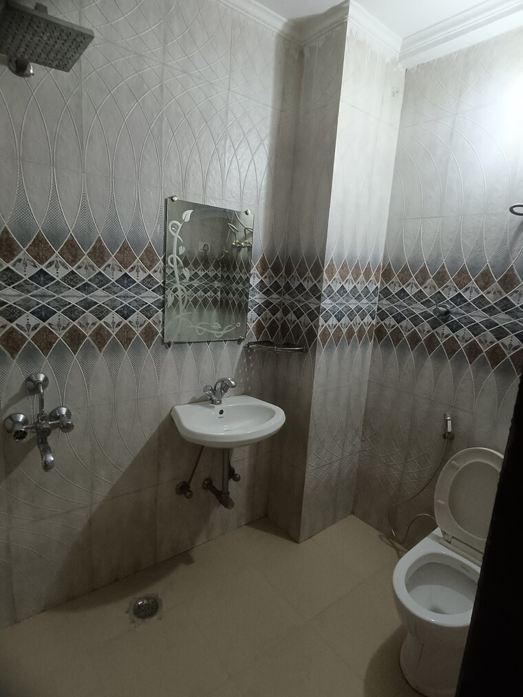 Bathroom, ansal-api-esencia 3 Bedroom 1500 Sq.Ft. Builder Floor In Sector 67 Gurgaon 9555464