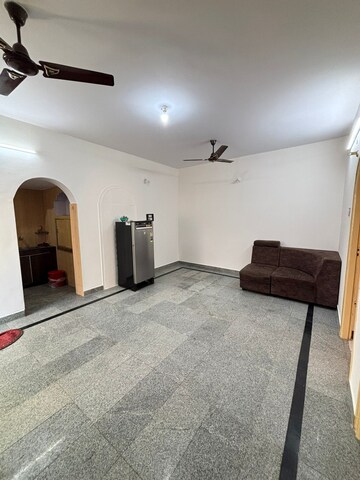 Living Room in 2 BHK Builder Floor at Ejipura – for Rent