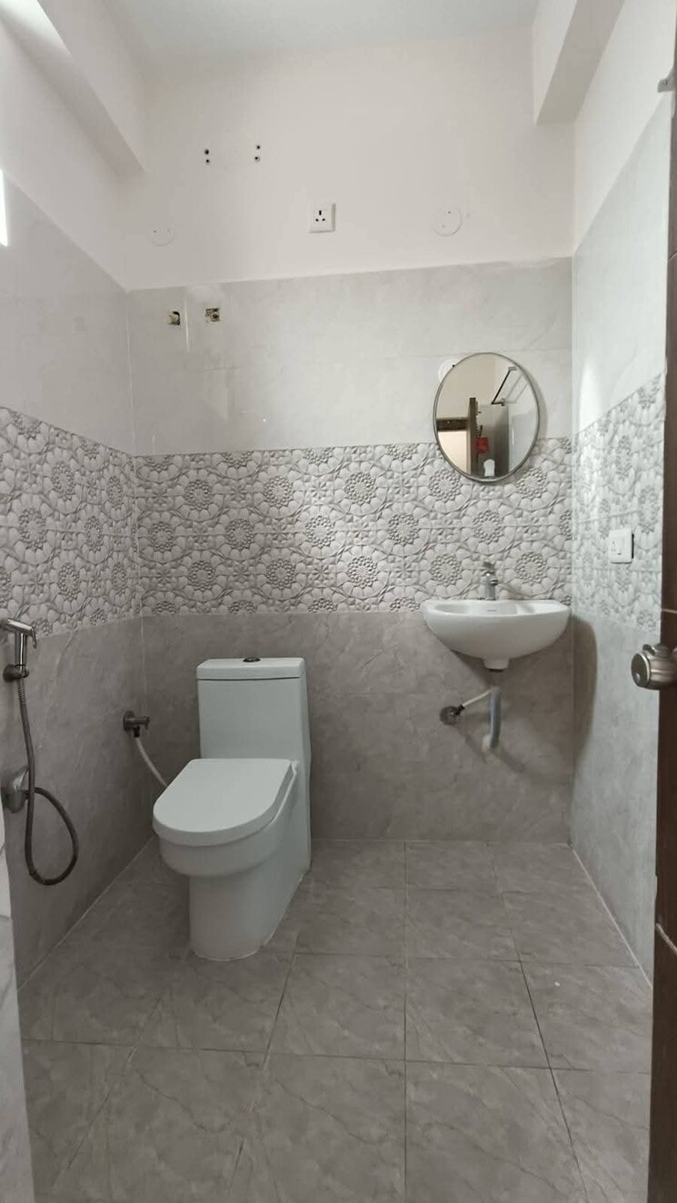 Bathroom, kondapur 1 Bedroom 550 Sq.Ft. Apartment In Kondapur Hyderabad 9555474