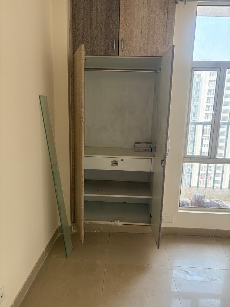 Room, omkar-royal-nest 2 Bedroom 985 Sq.Ft. Apartment In Tech Zone 4 Greater Noida Greater Noida 9555484