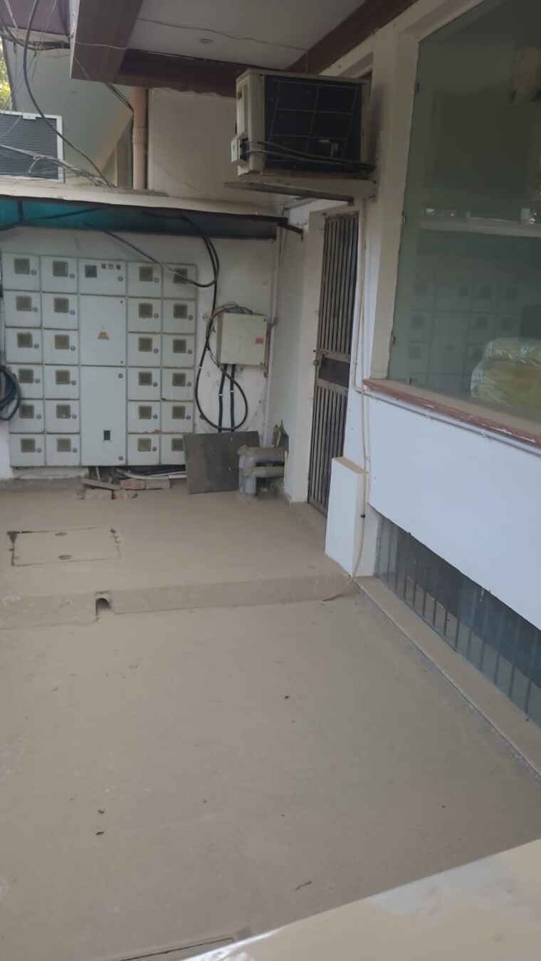 Other, rajiv colony 6+ Bedroom 500 Sq.Yd. Independent House In Rajiv Colony Gurgaon 9555504