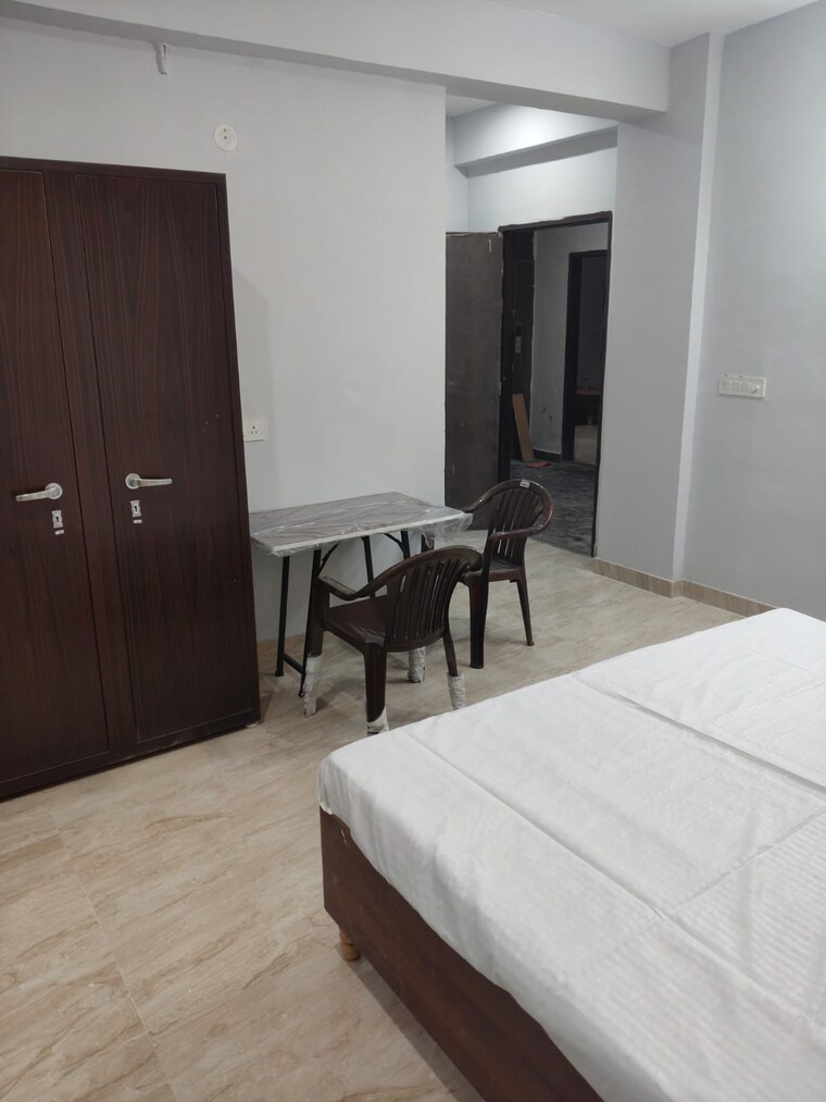 Bedroom, rajiv colony 6+ Bedroom 500 Sq.Yd. Independent House In Rajiv Colony Gurgaon 9555504