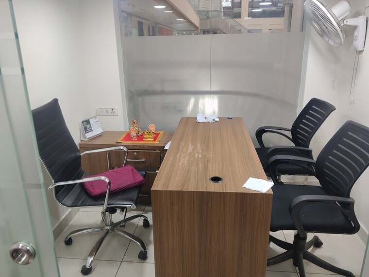 Team Area, netaji subhash place Commercial Office Space 323 Sq.Ft. In Netaji Subhash Place Delhi 9555503