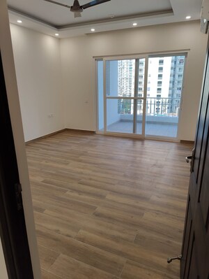 Room in 4 BHK Apartment at 3C Lotus 300, Sector 107 – for Rent
