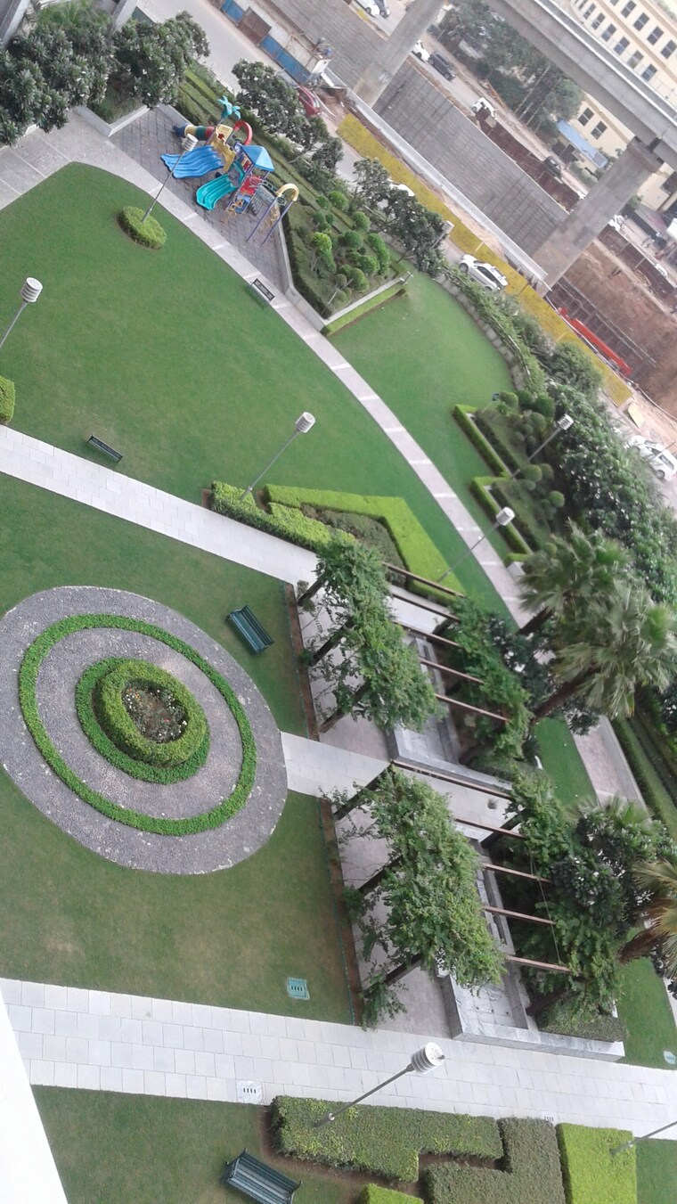 Garden, dlf-the-belaire 4 Bedroom 3065 Sq.Ft. Apartment In Sector 54 Gurgaon 9555429