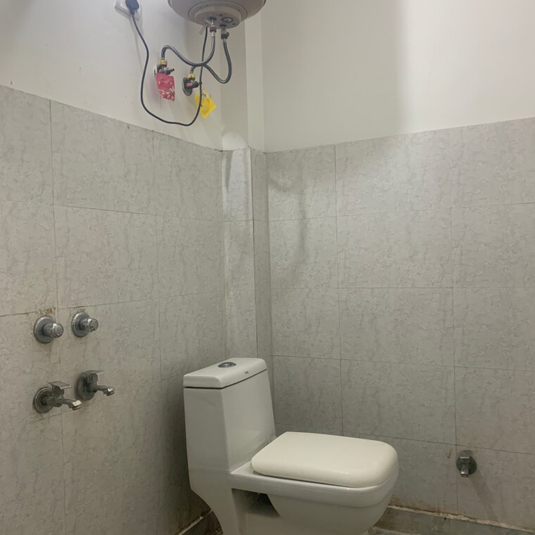 Bathroom, adchini 3 Bedroom 800 Sq.Ft. Builder Floor In Adchini Delhi 9555544