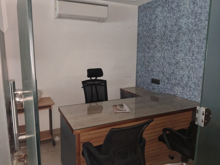Team Area, netaji subhash place Commercial Office Space 839 Sq.Ft. In Netaji Subhash Place Delhi 9555548