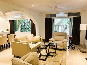 4 BHK Apartment For Rent in Premal Apartment, Santacruz West