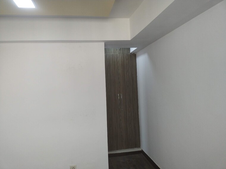 Room, paras-tierea 2.5 Bedroom 1195 Sq.Ft. Apartment In Sector 137 Noida 9555600