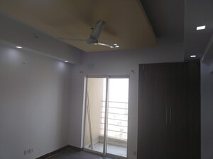 Room in 2.5 BHK Apartment at Paras Tierea, Sector 137 – for Sale