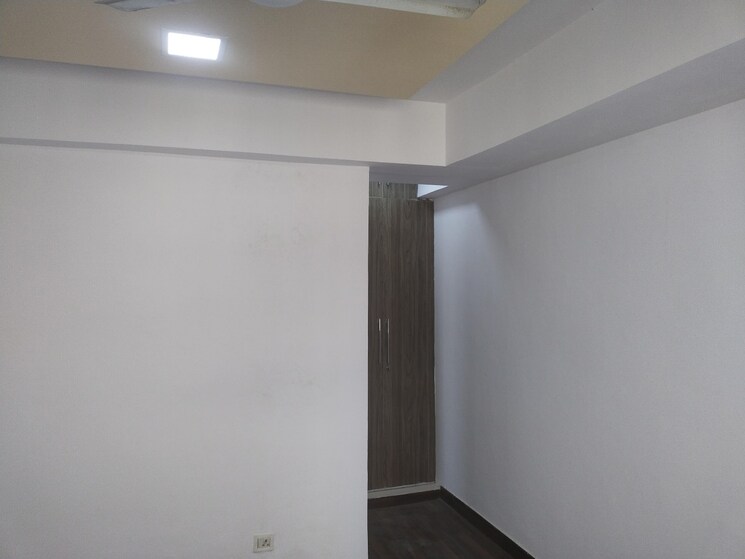 Room, paras-tierea 2.5 Bedroom 1195 Sq.Ft. Apartment In Sector 137 Noida 9555600