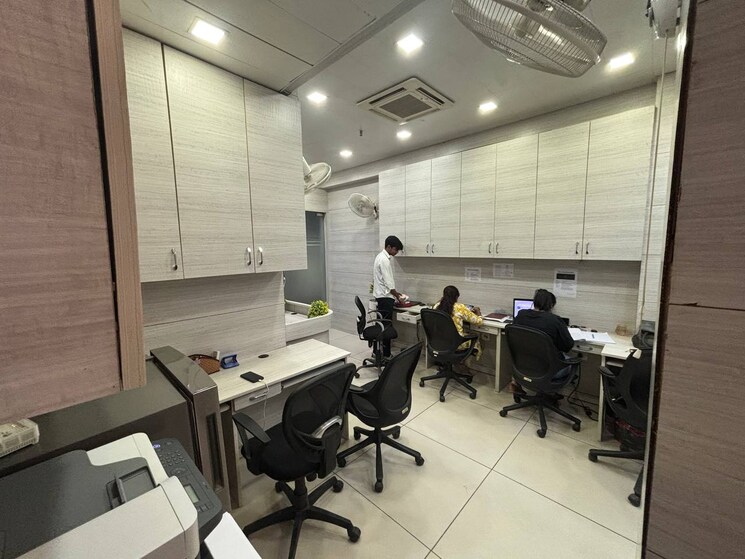 Team Area, netaji subhash place Commercial Office Space 539 Sq.Ft. In Netaji Subhash Place Delhi 9555593