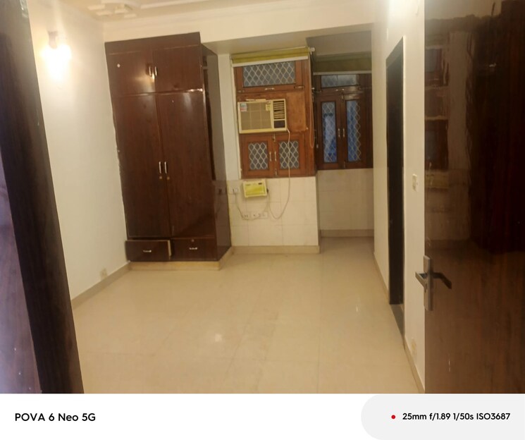 Room, sector 22 dwarka 3 Bedroom 1600 Sq.Ft. Apartment In Sector 22 Dwarka Delhi 9552982