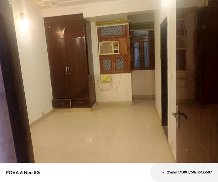 Room, sector 22 dwarka 3 Bedroom 1600 Sq.Ft. Apartment In Sector 22 Dwarka Delhi 9552982